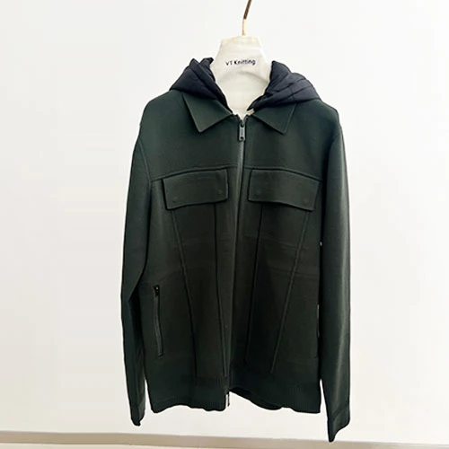 最高の男性の冬のハイキングジャケット