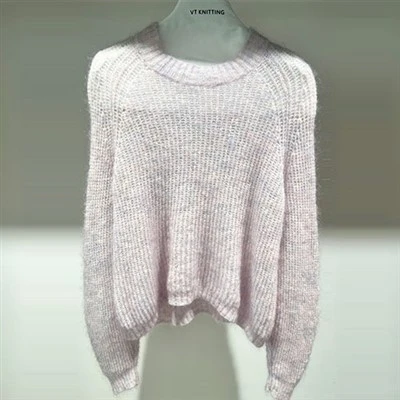 トップの女性衣料品デザイナー